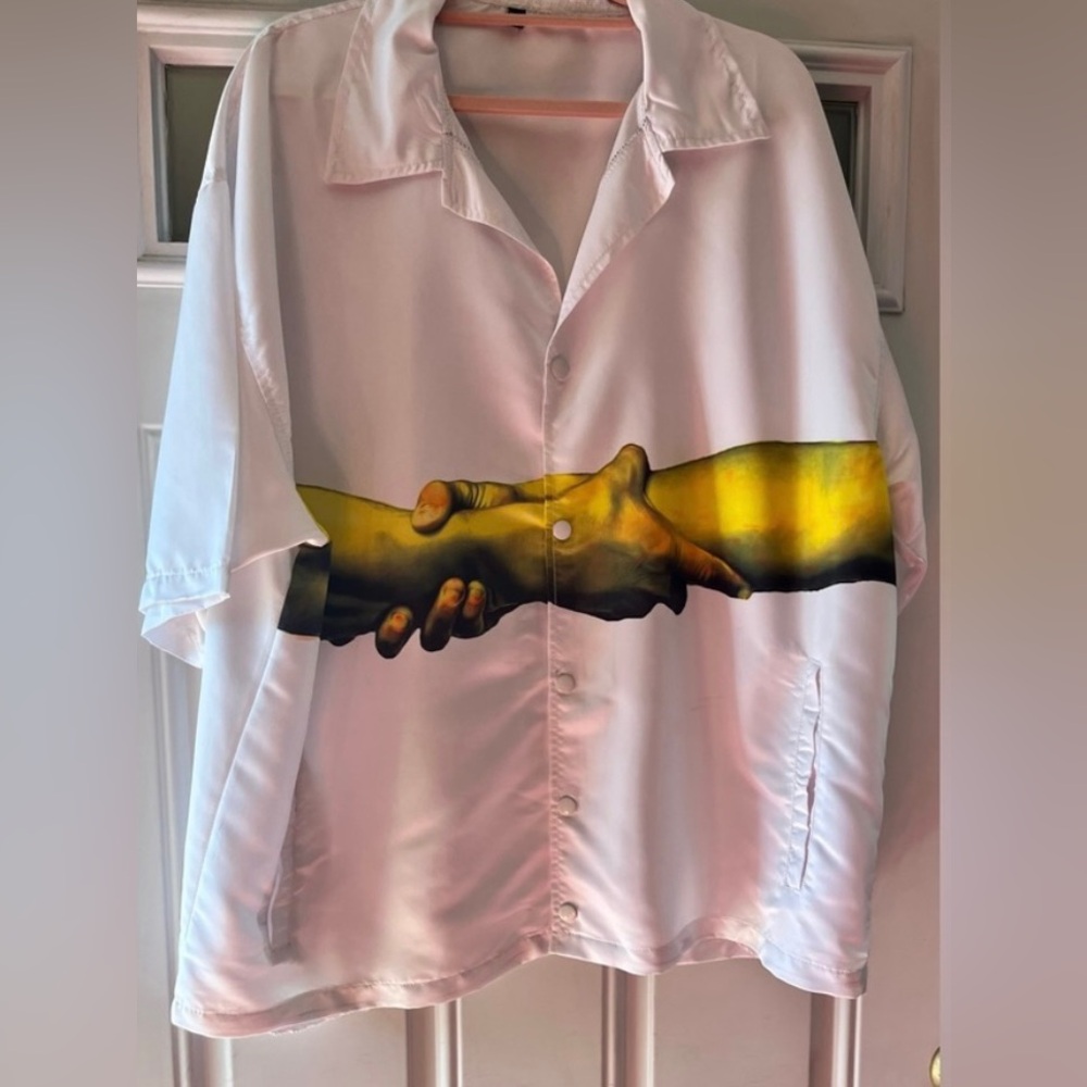 (NEW)  MENS “HELPING HANDS" NOVELTY BUTTON DOWN SHORT SLEEVE SHIRT (SIZE L/XL)